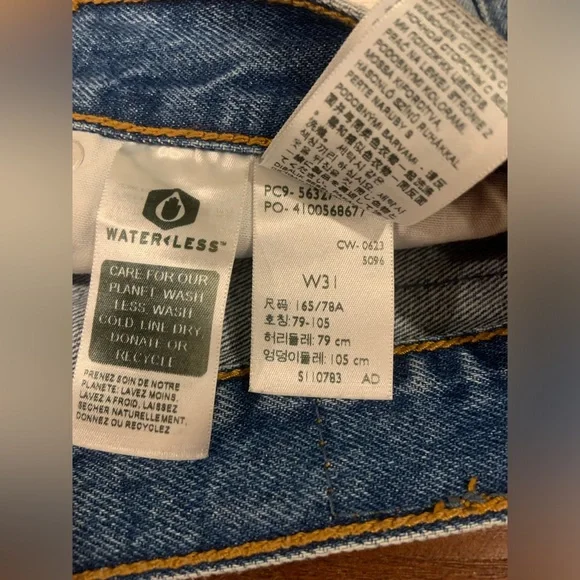 LEVI’S 501 | High Waisted Distressed Denim Shorts, Size 31 - Picture 3 of 5